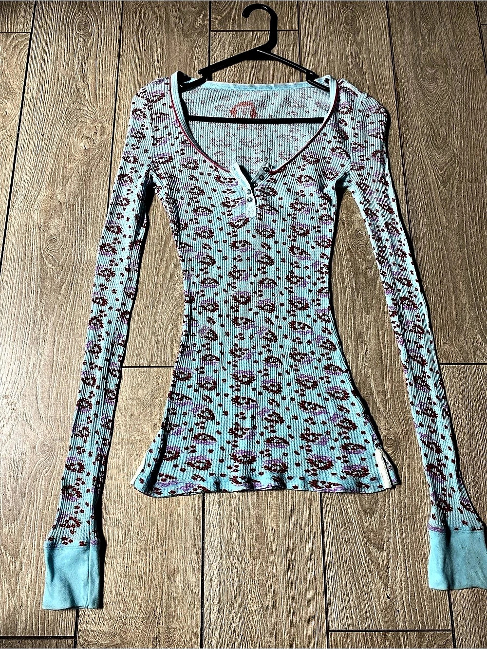 Free People Floral Waffle Knit Thermal Henley Top Light Blue Pink Sz XS Petite